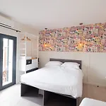 Hotel De La 2*