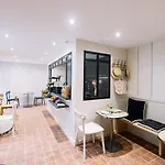 De La Hotel