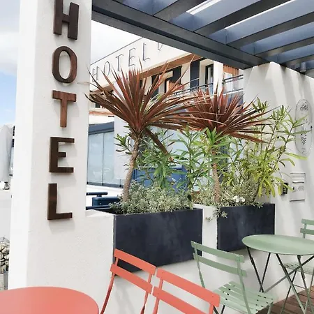 De La Hotel 2*