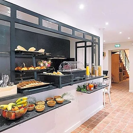 De La Hotel 2*