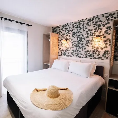 Hotel De La
